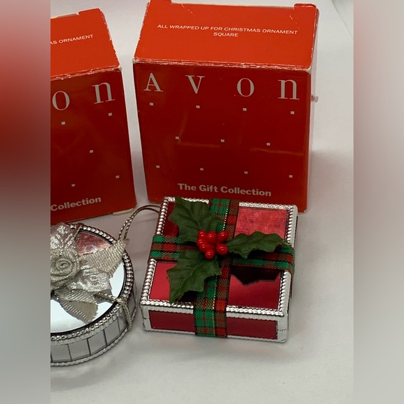 Vintage AVON Set of 3 All Wrapped Up For Christmas Ornaments & Original Boxes - Picture 4 of 7
